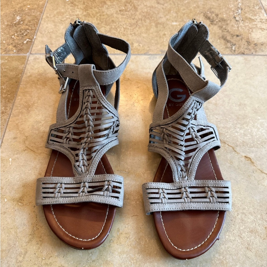 Sandals Size 10 Guess Brand